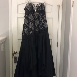 Camille La Vie Prom/Evening Gown women’s 14 Black